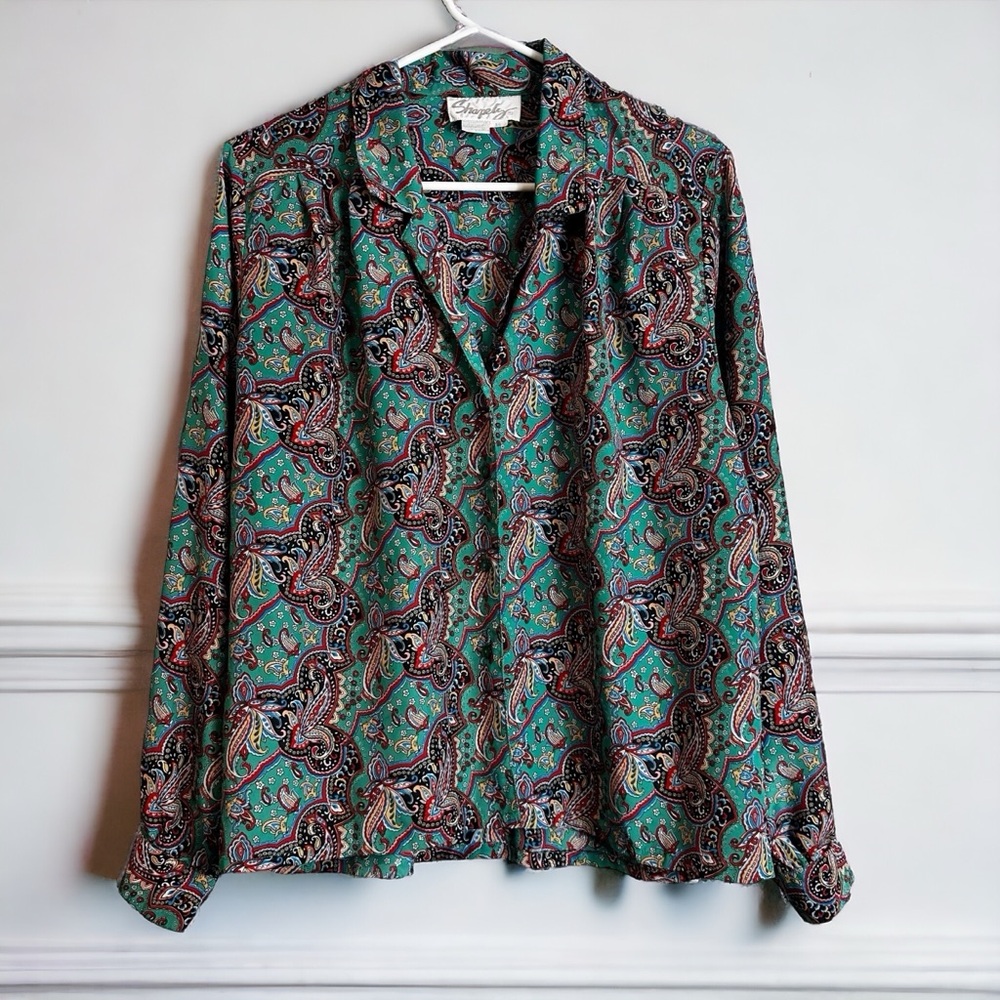 Vintage Shapely Boho Paisley Button Down Blouse